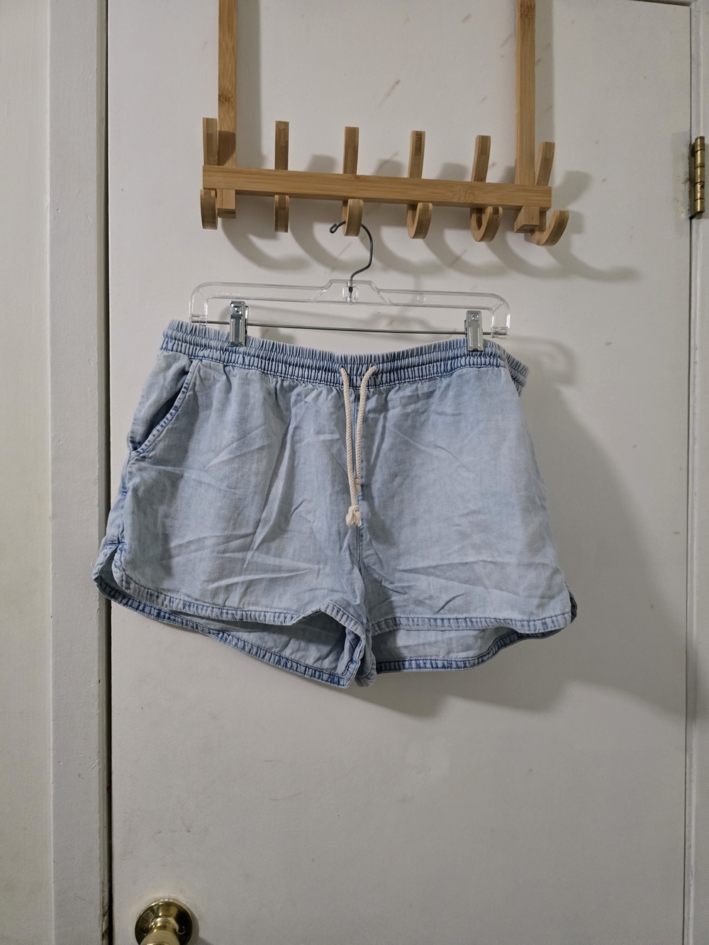 ☀️ Aerie Light-Wash Pull-On Chambray Shorts ☀️
